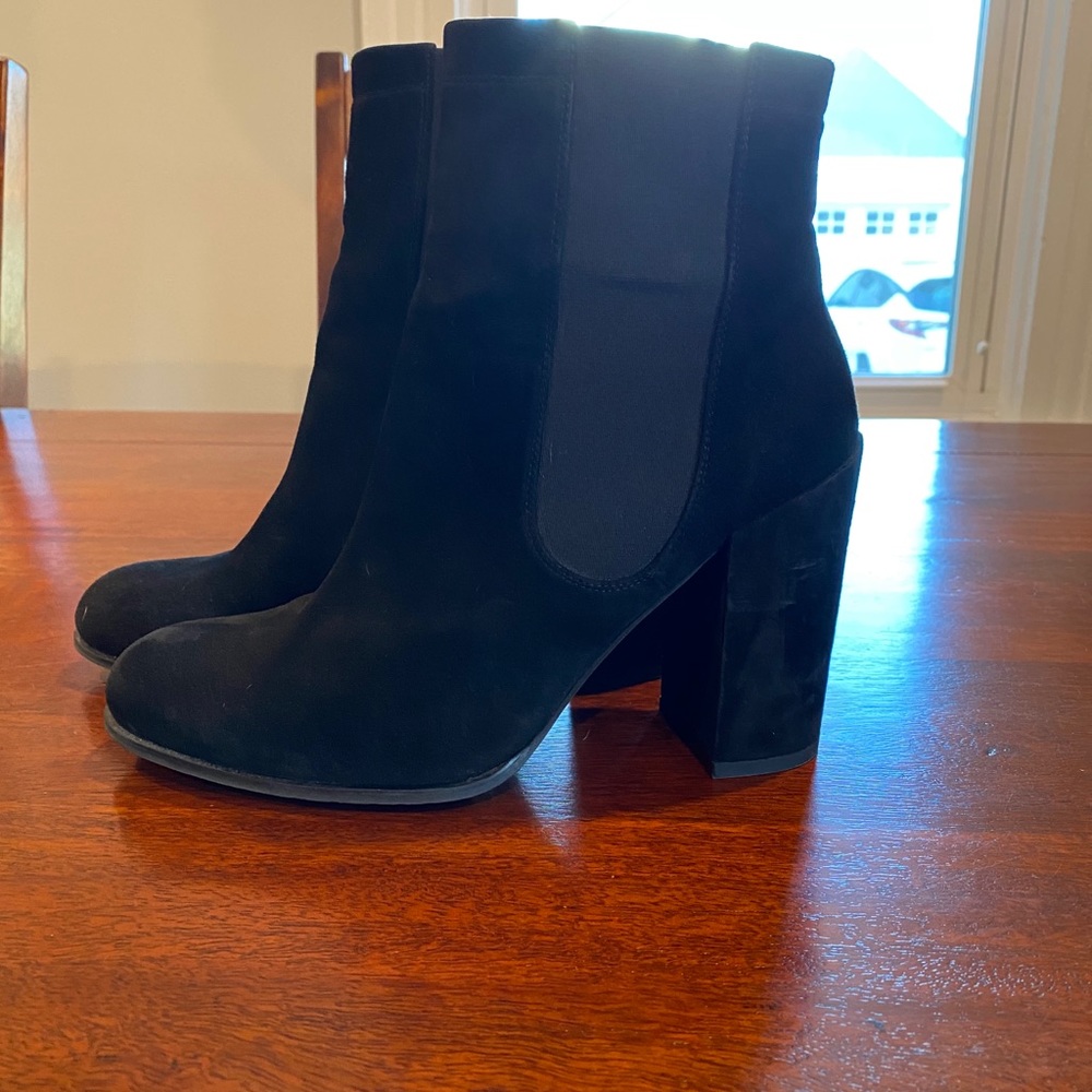 Stuart Weitzman Chelsea Bootie size 10.5